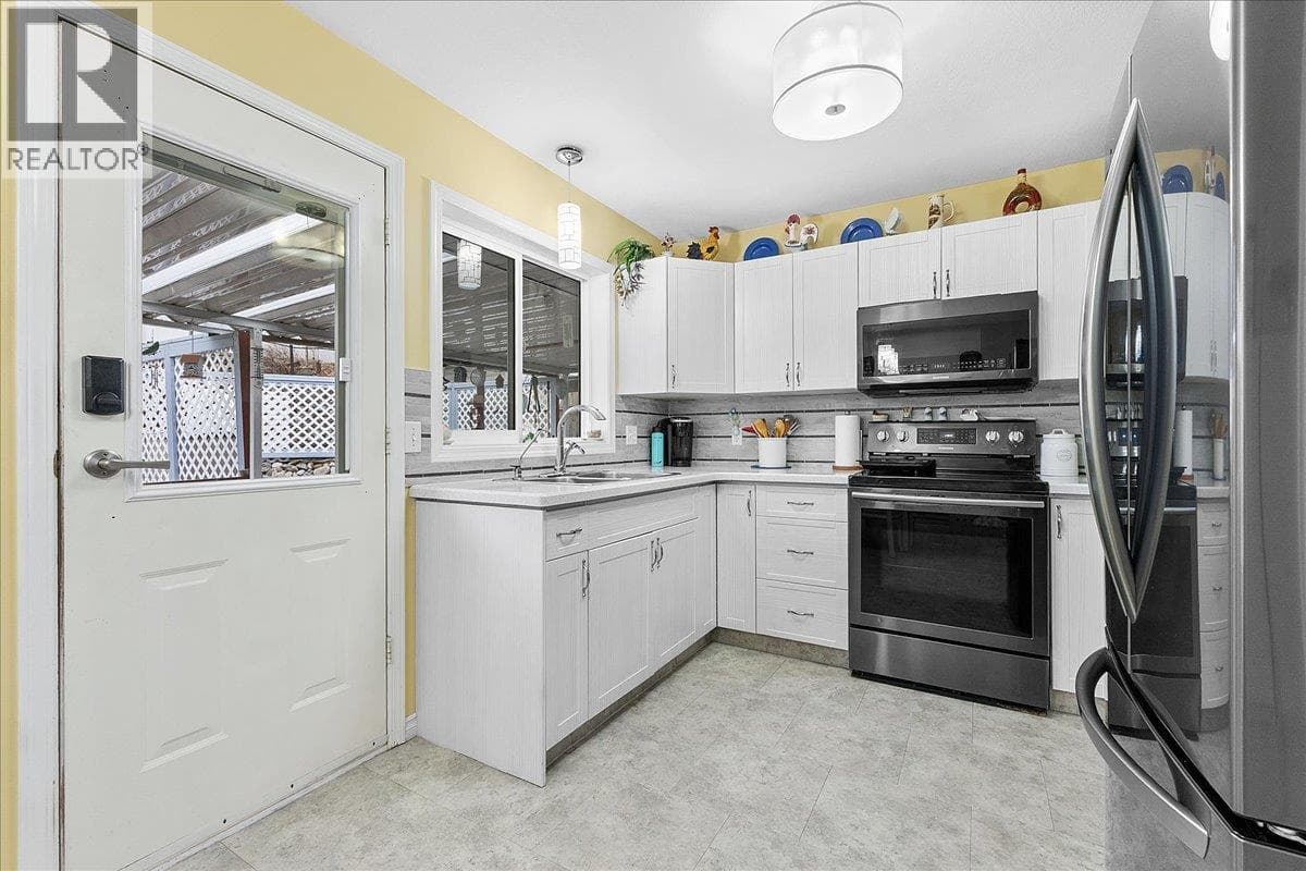 4205 WELLINGTON DRIVE, Interior REALTORS® — photo 2