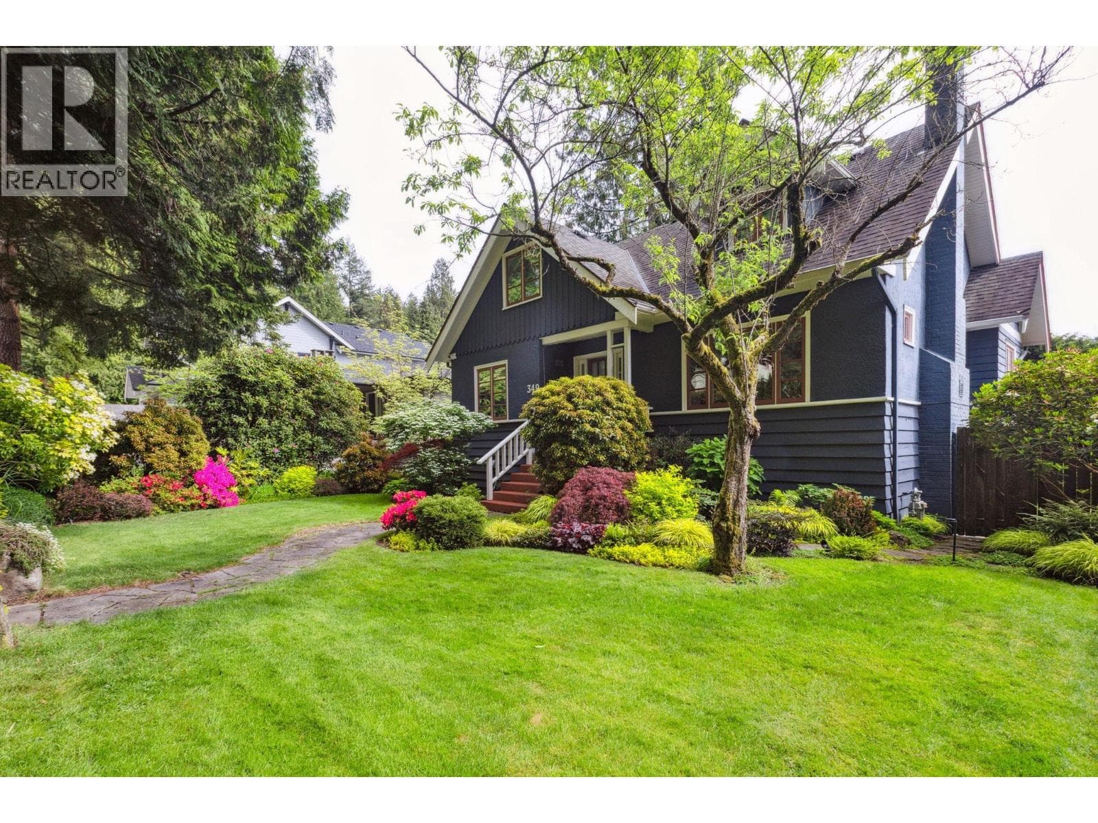 349 E 24TH STREET, Greater Vancouver — photo 2