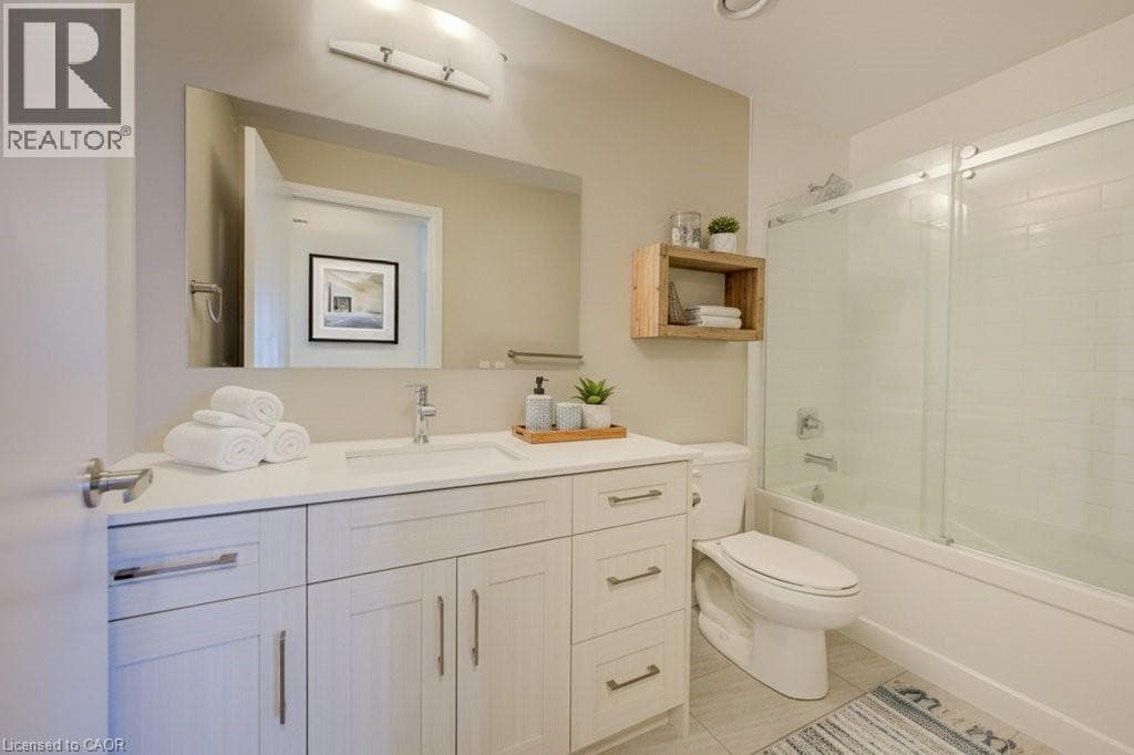 60 CHARLES Street W Unit# 2210, Cornerstone — photo 2