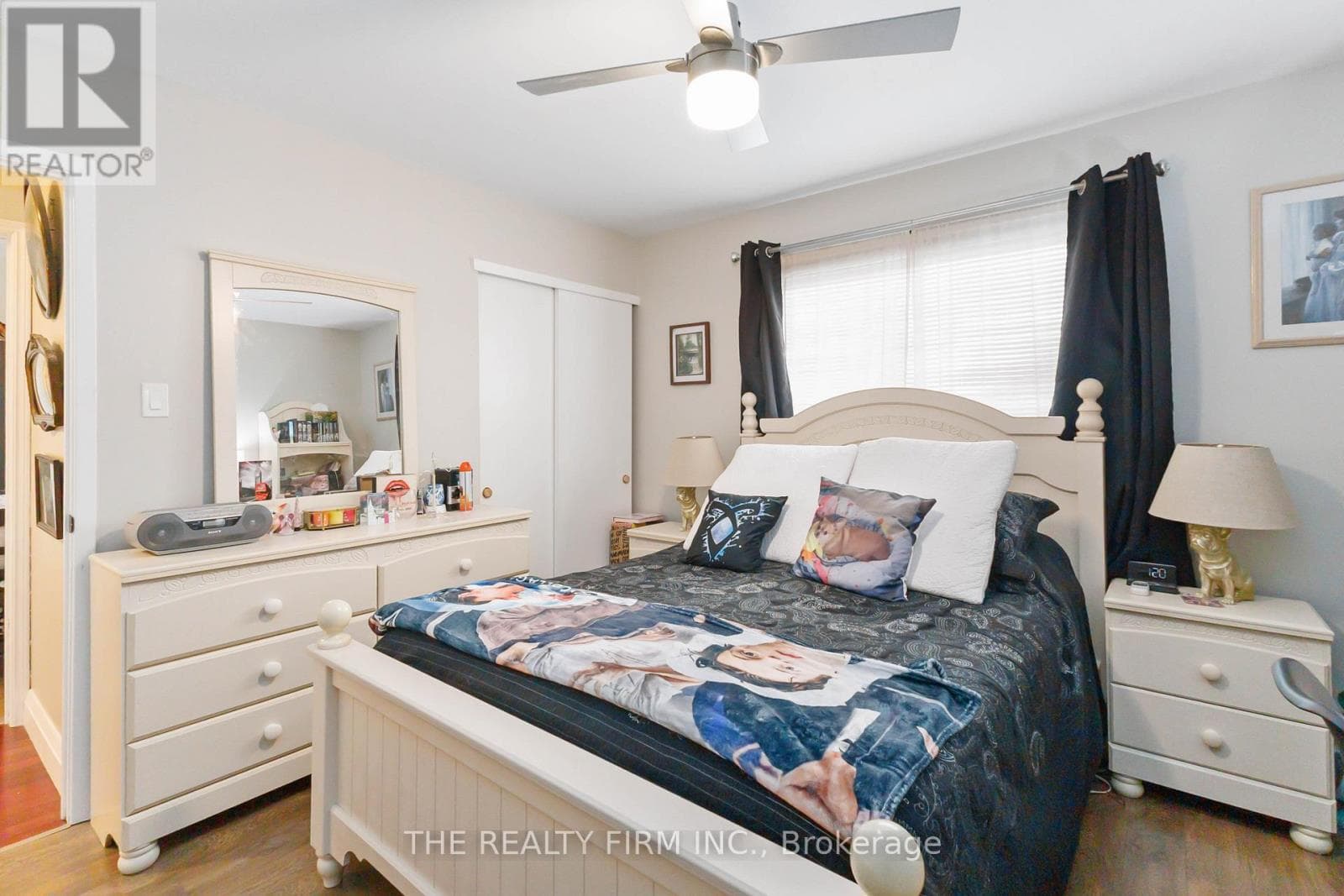 72 METCALFE CRESCENT in 