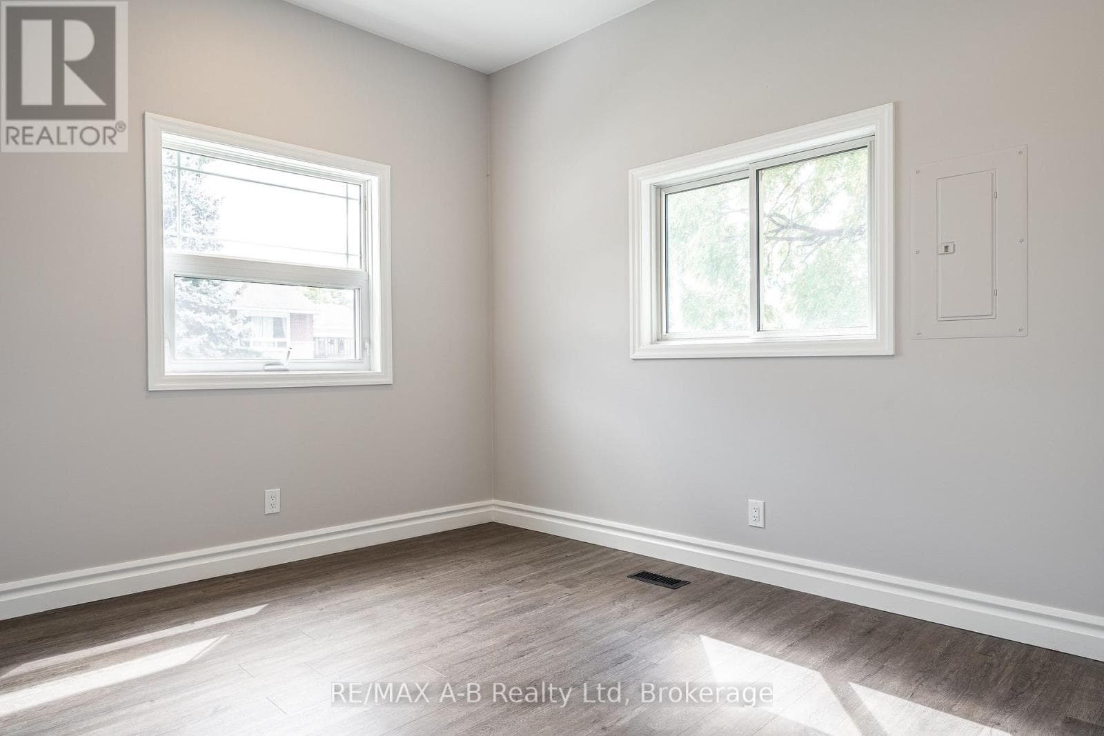 198 WATER STREET S, OnePoint — photo 4