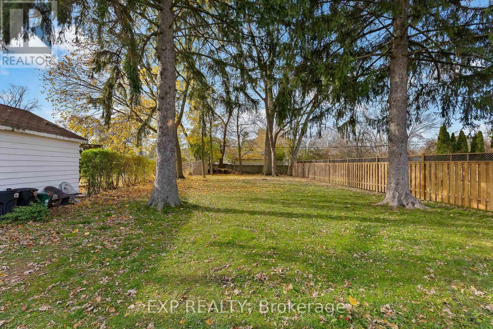 6 HALLCREST AVENUE — photo 4