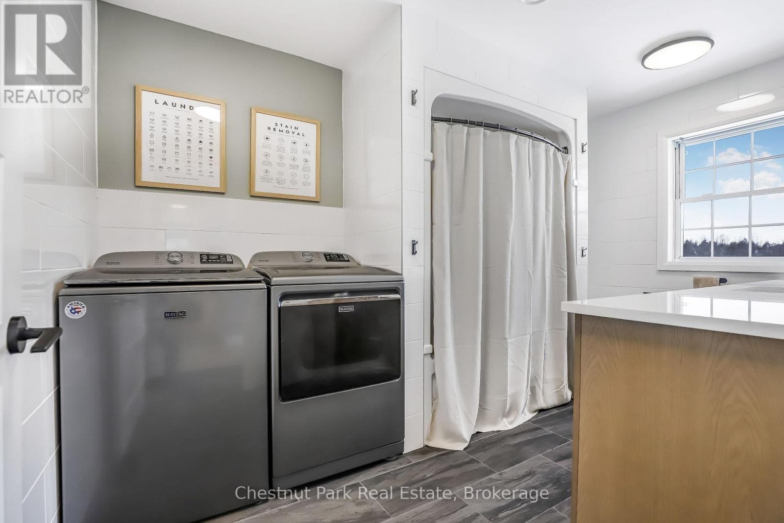9 MAPLE DRIVE, OnePoint — photo 3