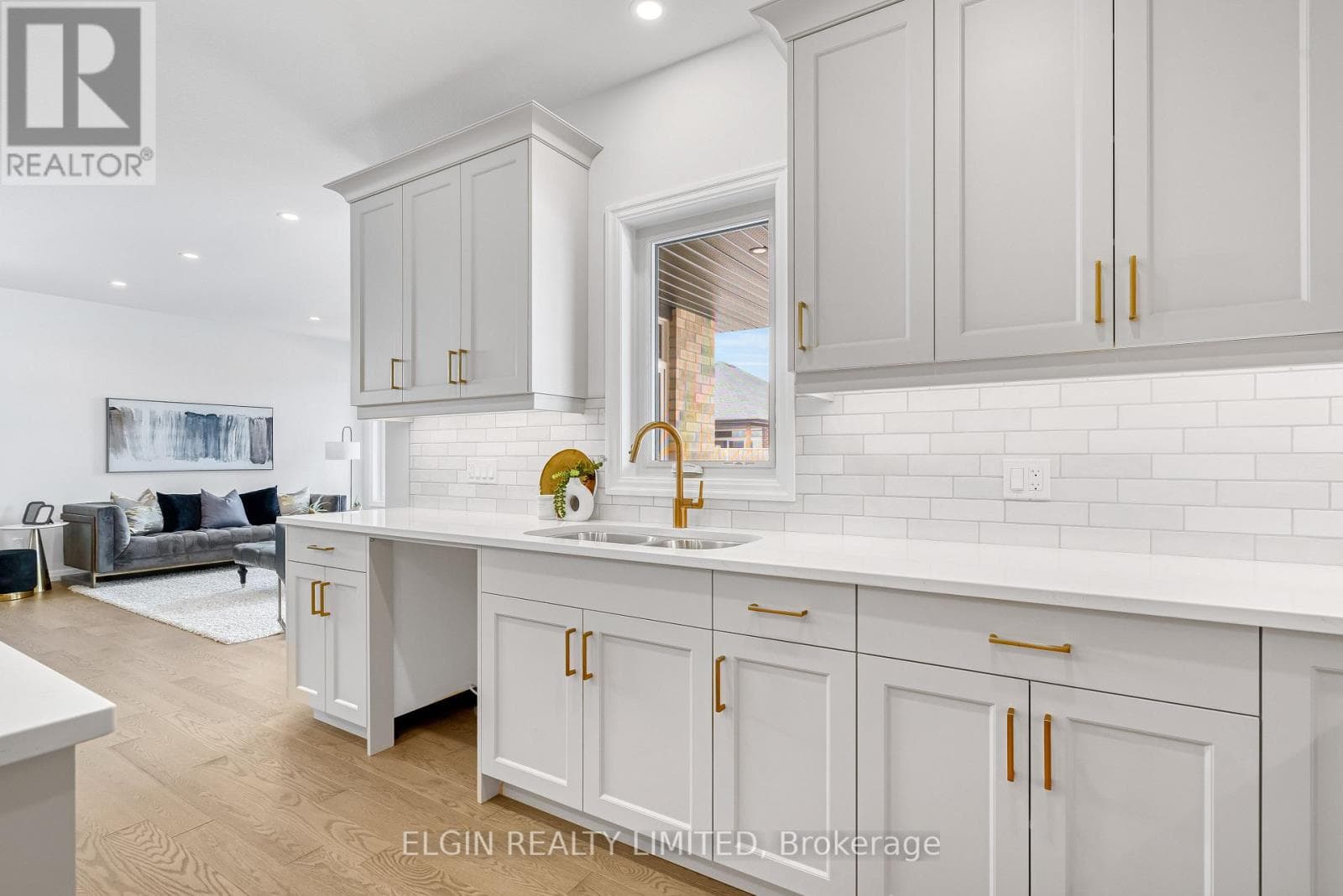 42203 MCBAIN LINE, London and St. Thomas — photo 2