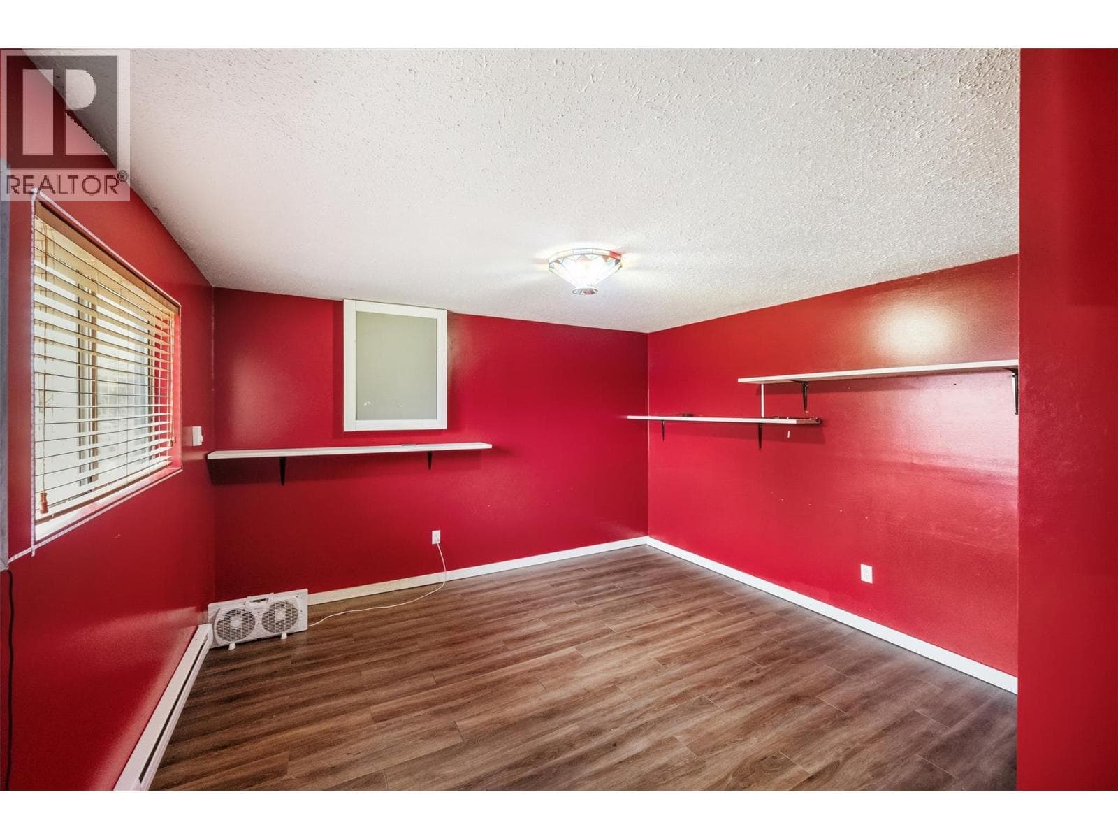1414 KELLY ROAD, Interior REALTORS® — photo 5