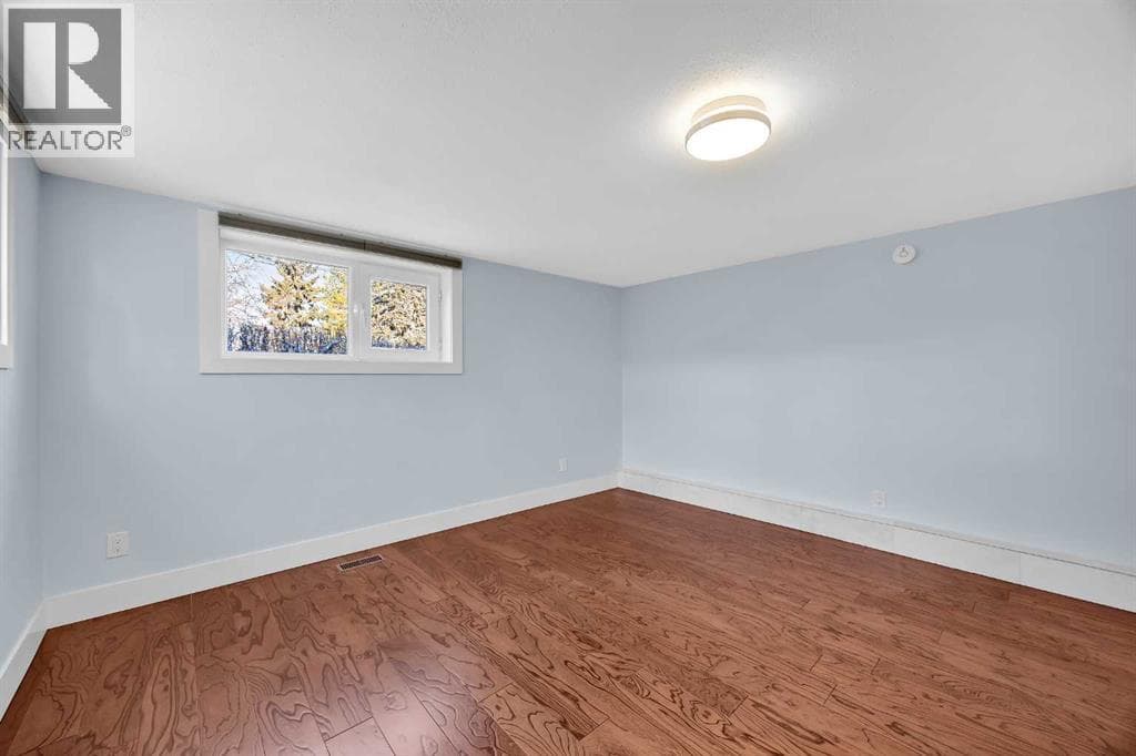 11 SELKIRK DRIVE SOUTHWEST, Calgary — photo 4