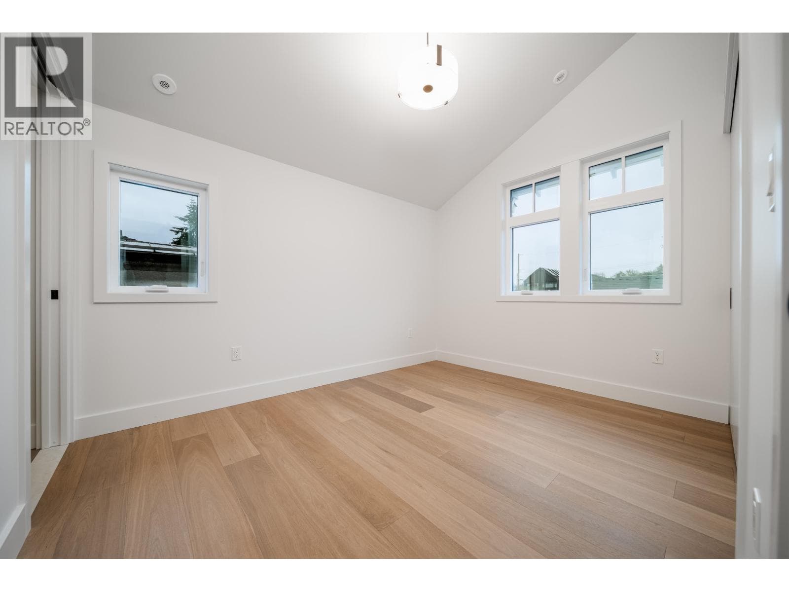 1138 EAST 26TH AVENUE, Greater Vancouver — photo 2