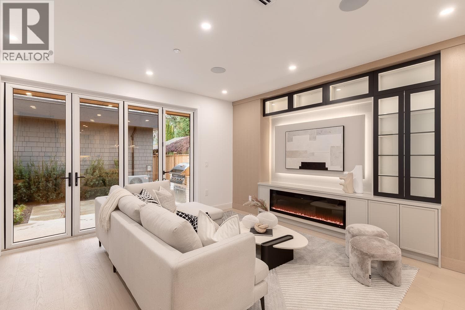 3 2976 W 13TH AVENUE in Kitsilano