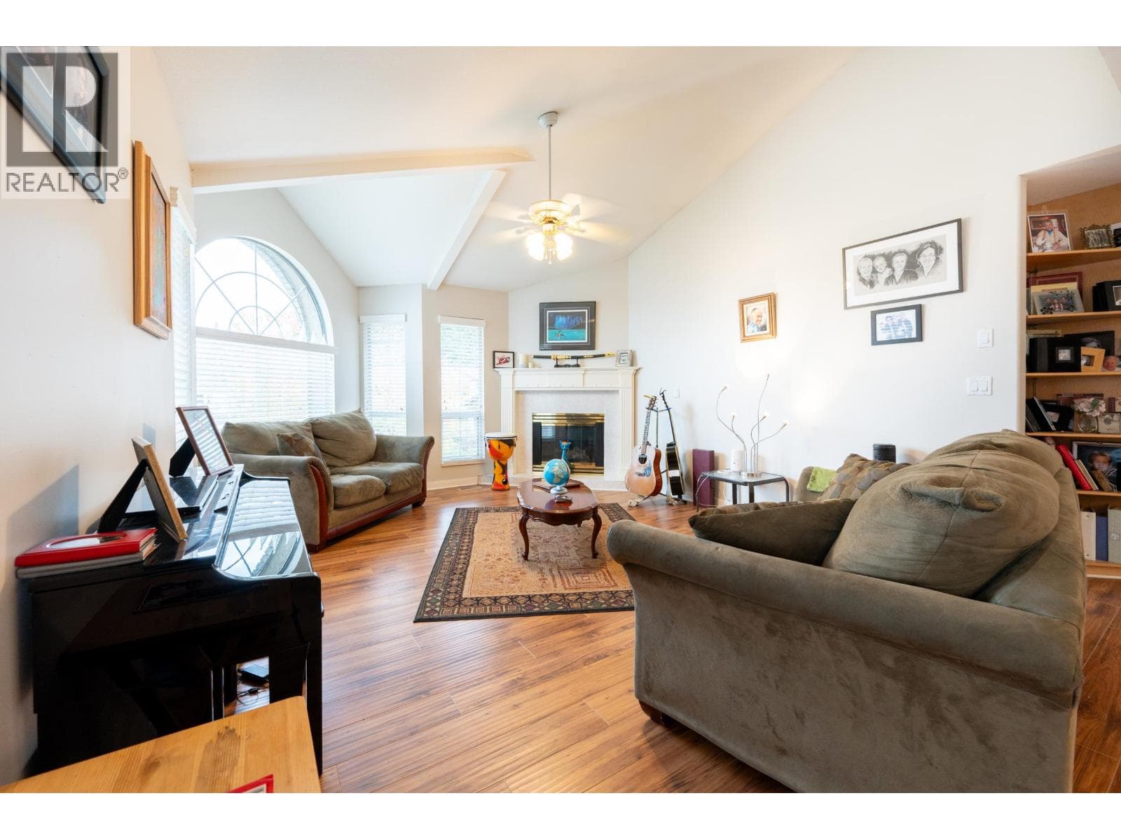102 VISCOUNT PLAZA, Greater Vancouver — photo 4
