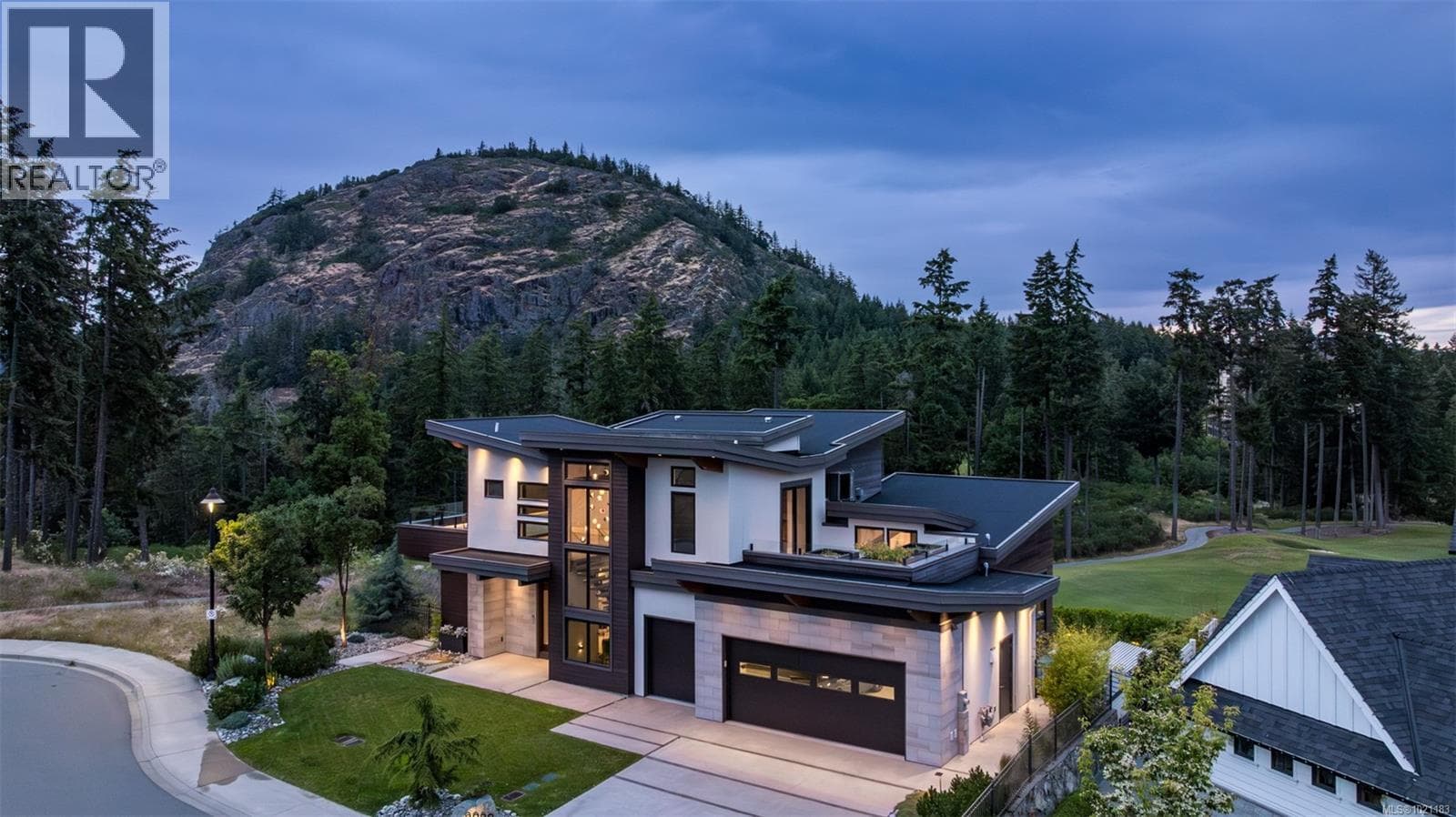 2022 PEBBLE DRIVE — photo 2