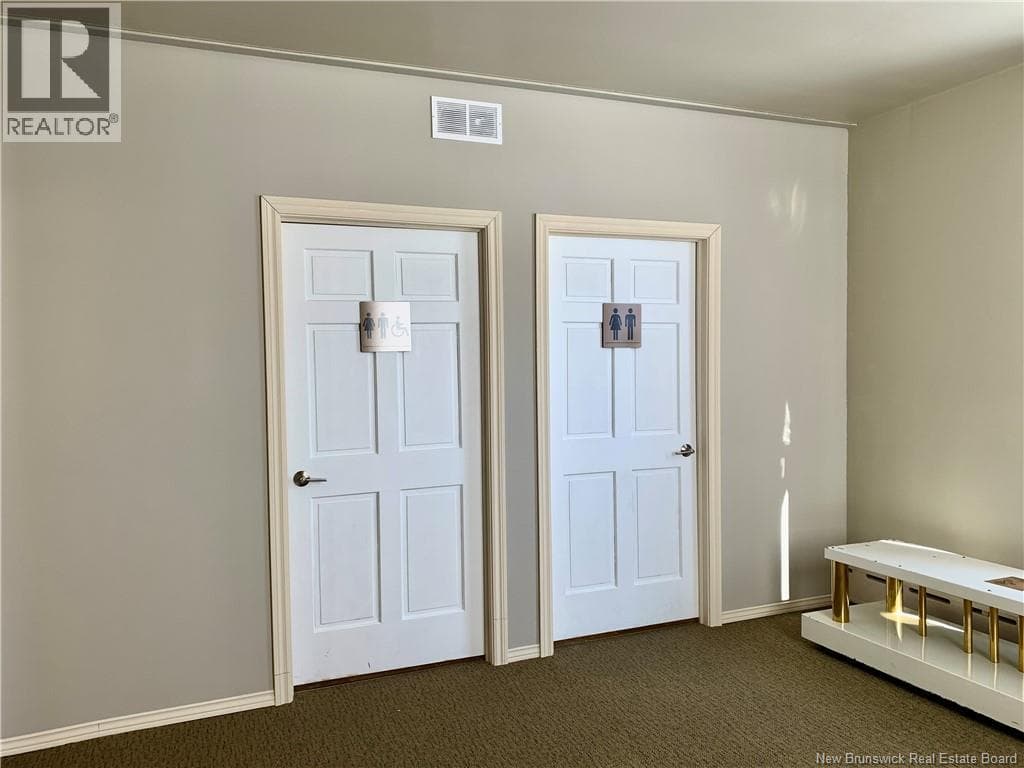 421 VICTORIA STREET, New Brunswick — photo 3