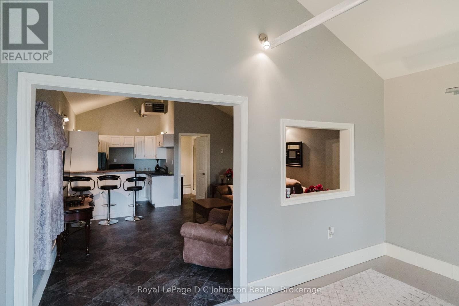 496 SPENCE STREET, OnePoint — photo 5