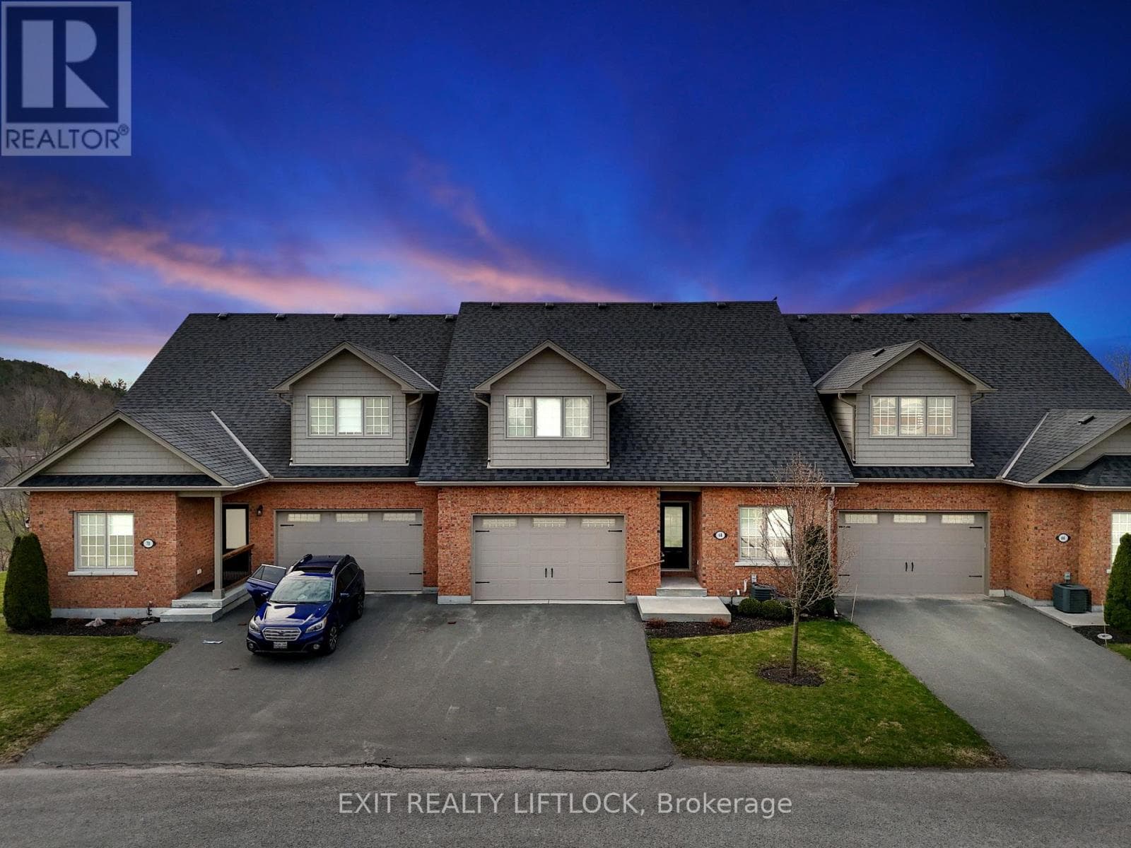 10 - 68 BLOSSOM COURT, Central Lakes — photo 4