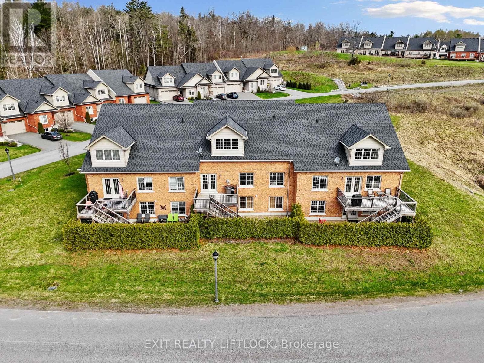 10 - 68 BLOSSOM COURT, Central Lakes — photo 5