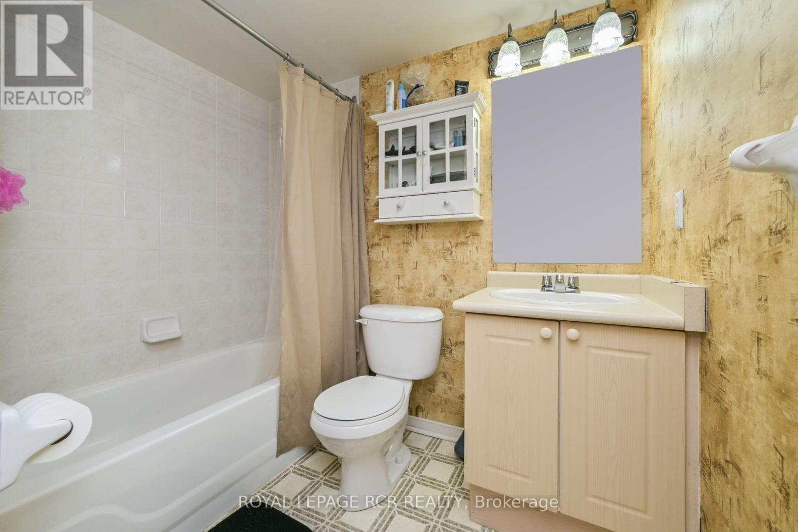 121 DYER DRIVE, Toronto — photo 5