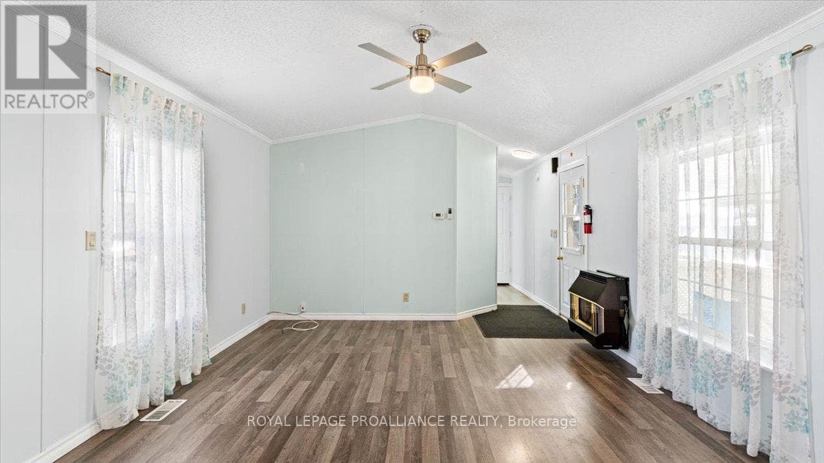 18 - 311 DUNDAS STREET E — photo 4