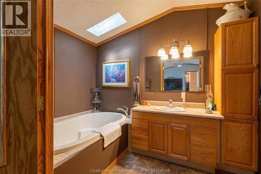 29338 Jane ROAD Unit# 20, Chatham Kent — photo 3