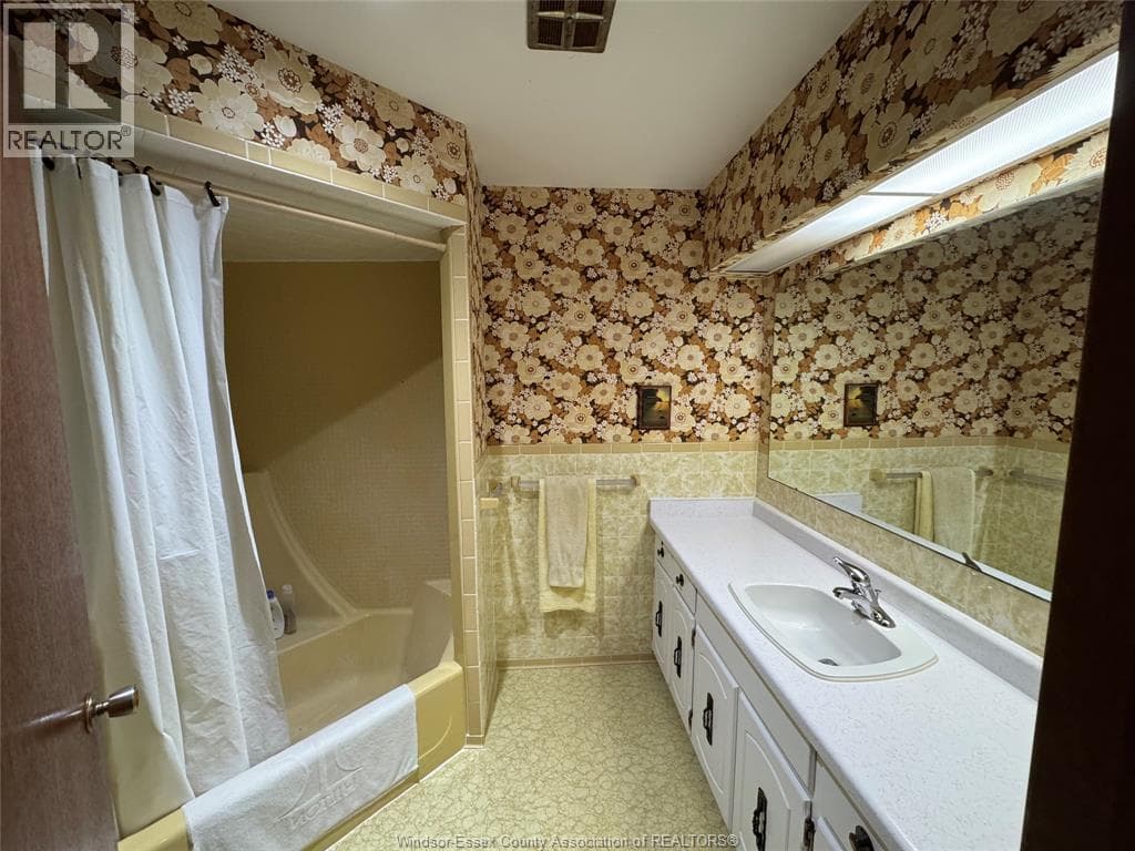 1239 OXFORD AVENUE, Windsor — photo 3