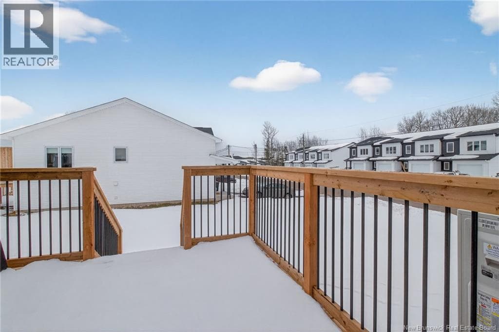 215 Donat Crescent — photo 4