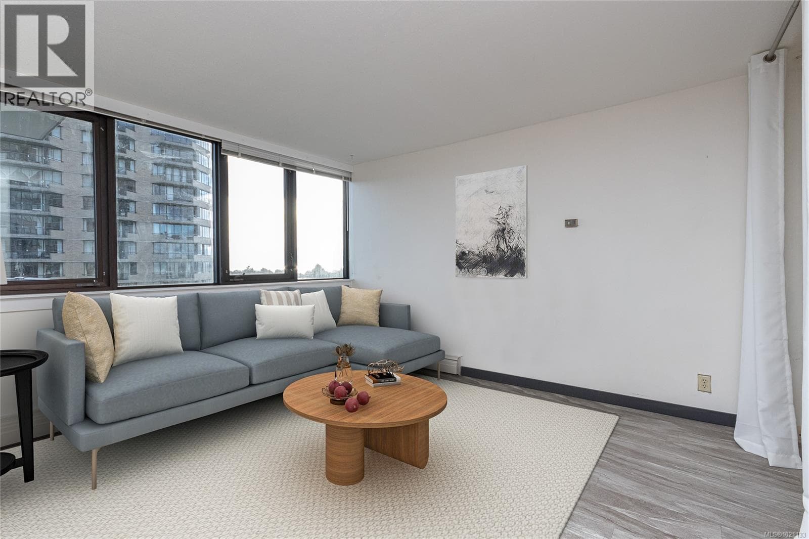 1008 647 Michigan St, Victoria — photo 3
