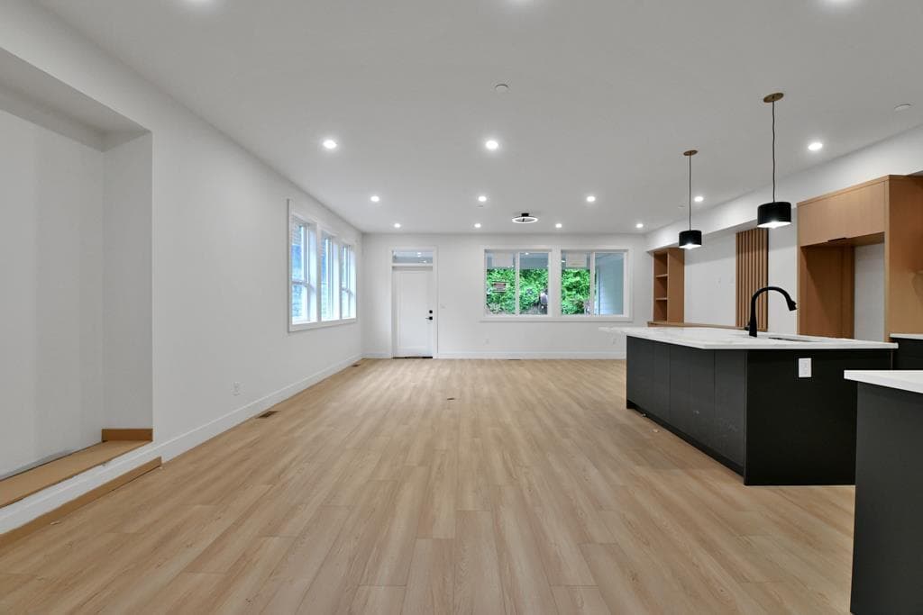 32905 3 AVENUE, Fraser Valley — photo 2