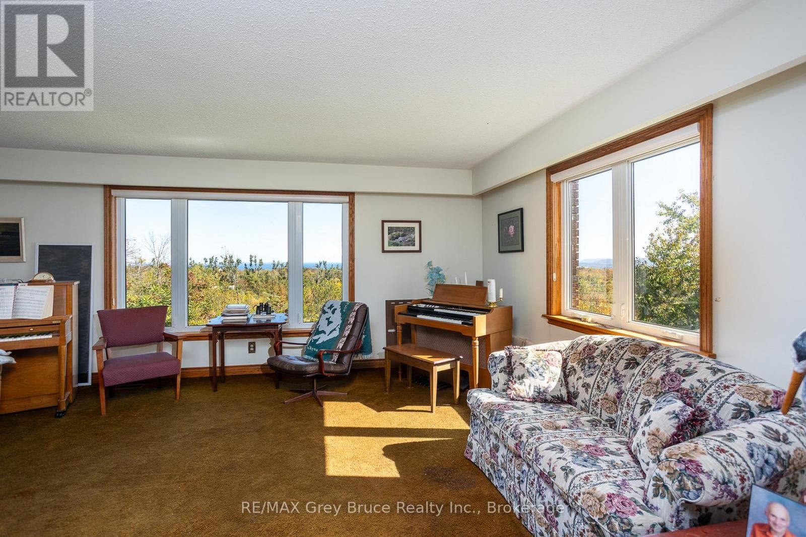 138558 GREY ROAD 112 NORTH, OnePoint — photo 4