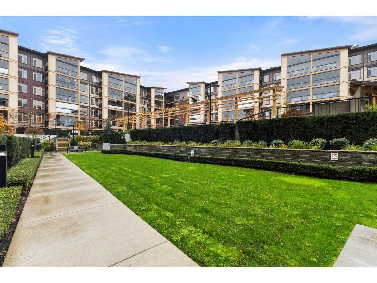 320 32445 SIMON AVENUE, Fraser Valley — photo 4