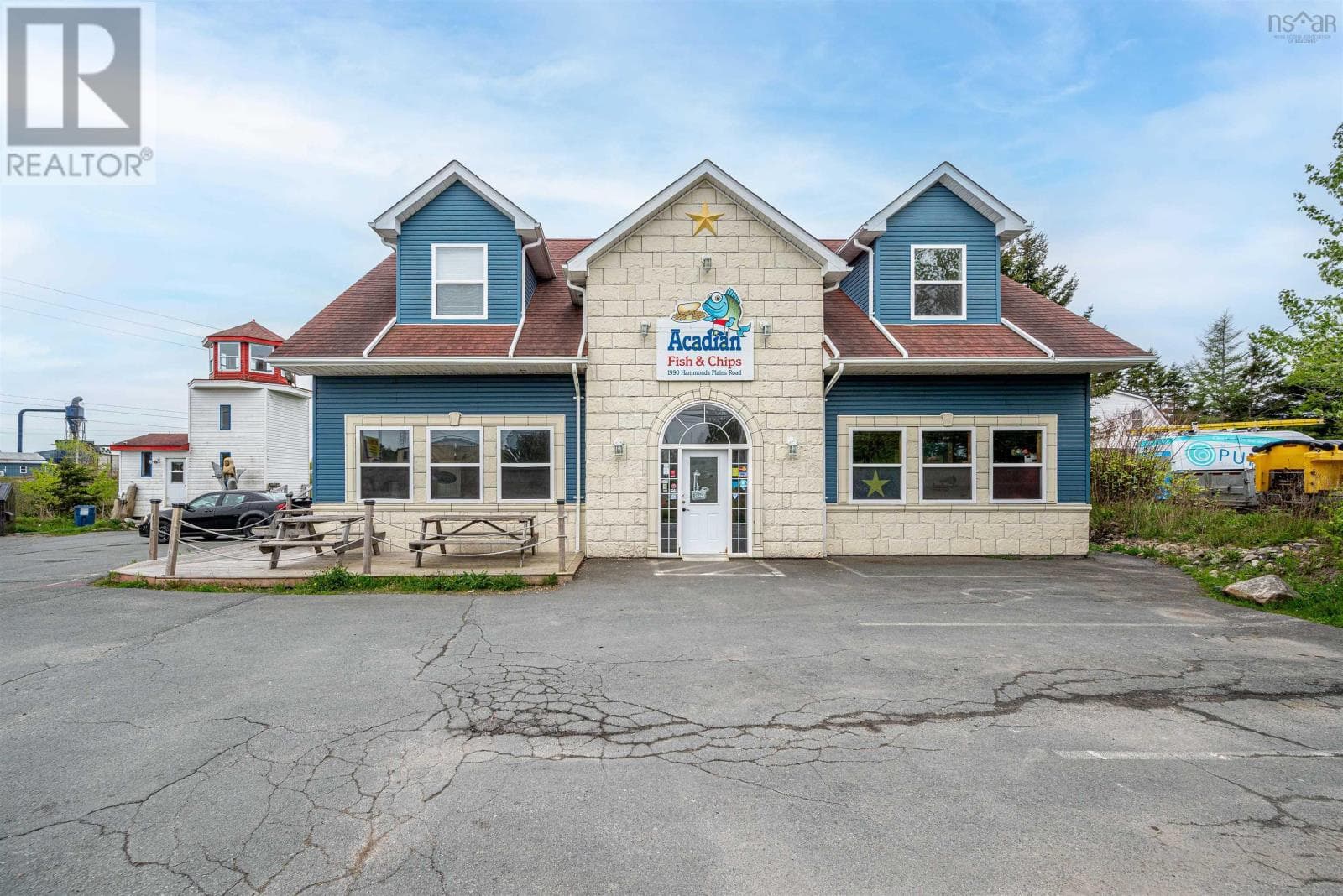 1990 HAMMONDS PLAINS ROAD in HAMMONDS PLAINS