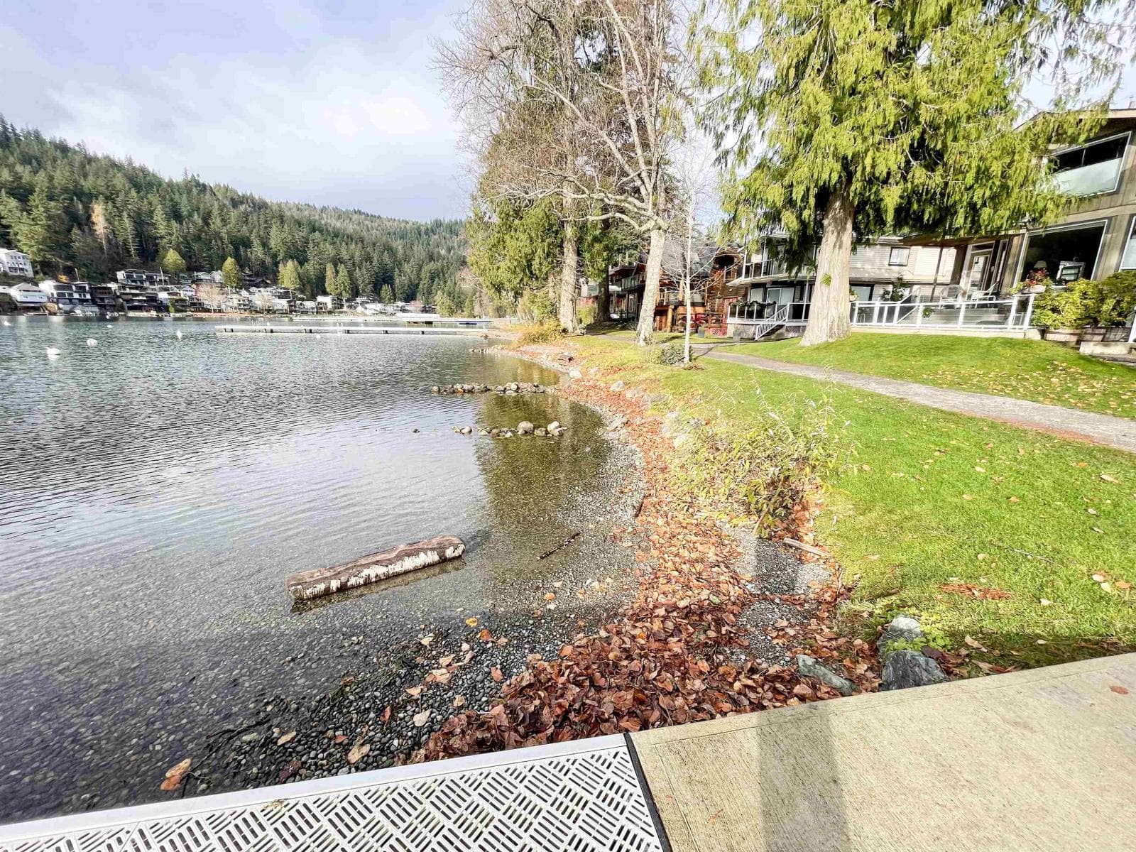 298 HEMLOCK STREET, Cultus Lake North, Chilliwack — photo 2