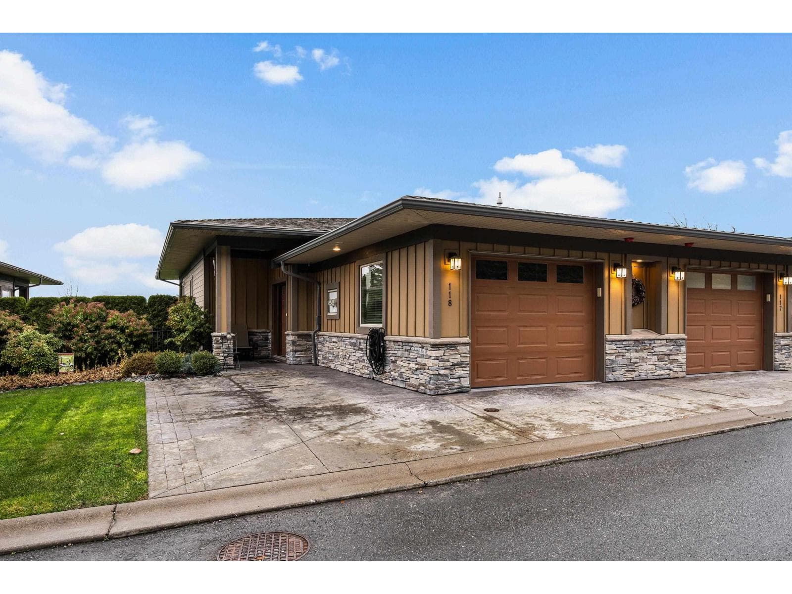 118 51096 FALLS COURT, Eastern Hillsides in Eastern Hillsides