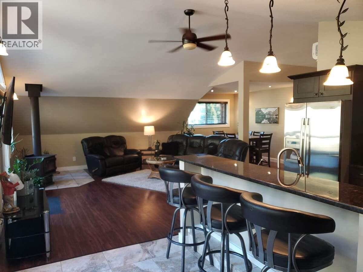 9200 Shale Avenue, Interior REALTORS® — photo 5