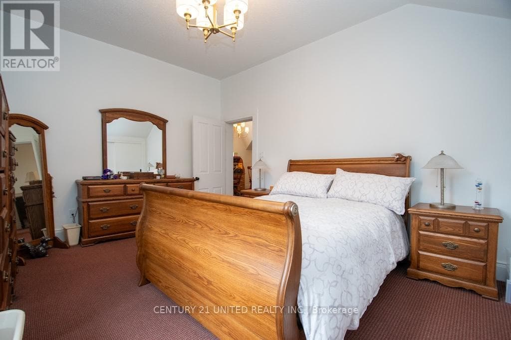 33 BRIDGE STREET S, Central Lakes — photo 2