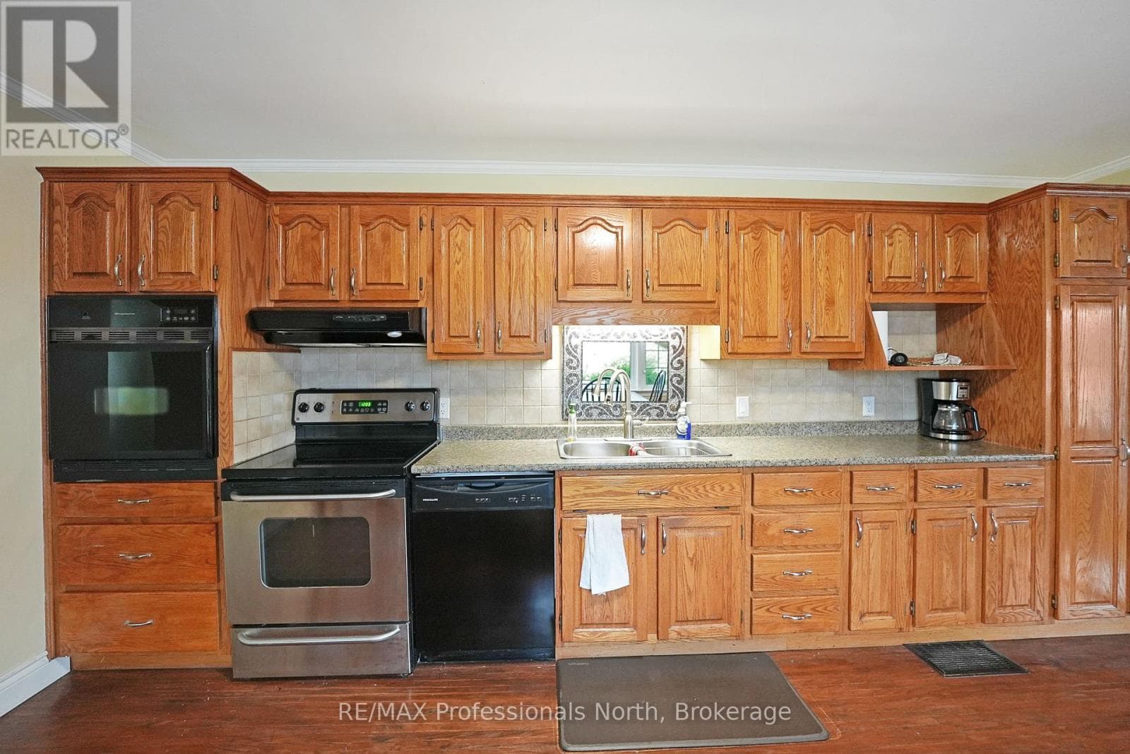 78 MAPLE STREET, OnePoint — photo 4
