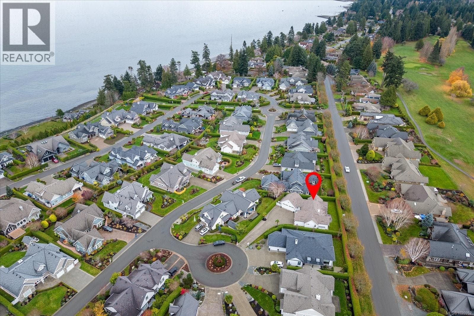834 Bluffs Dr — photo 2