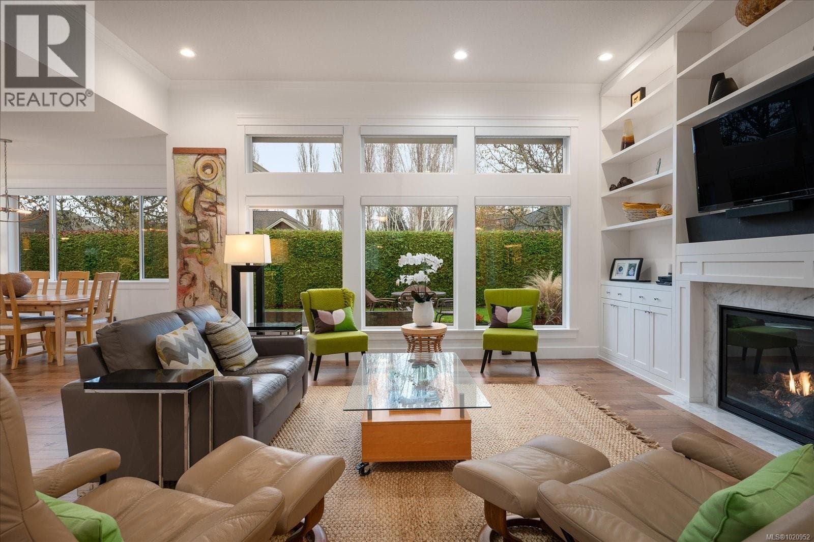 834 Bluffs Dr — photo 4