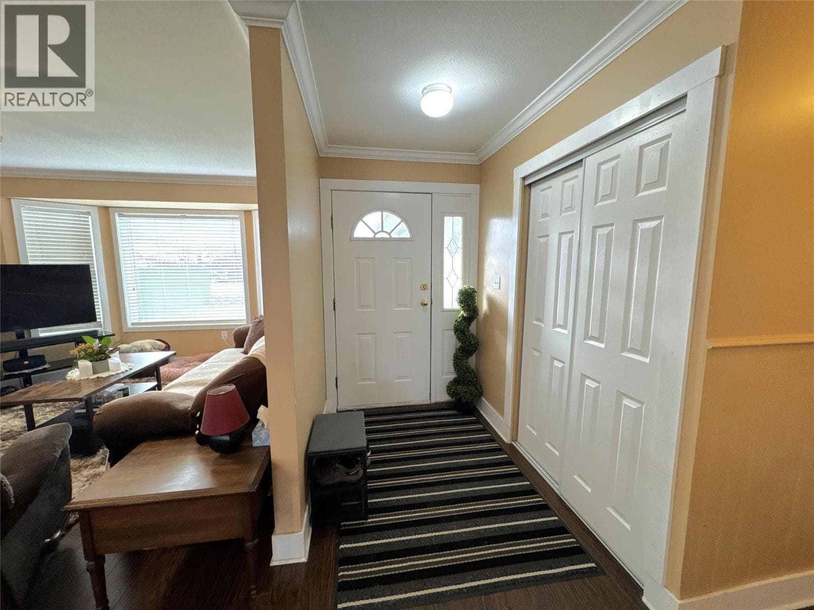 2313 Clapperton Avenue, Interior REALTORS® — photo 3