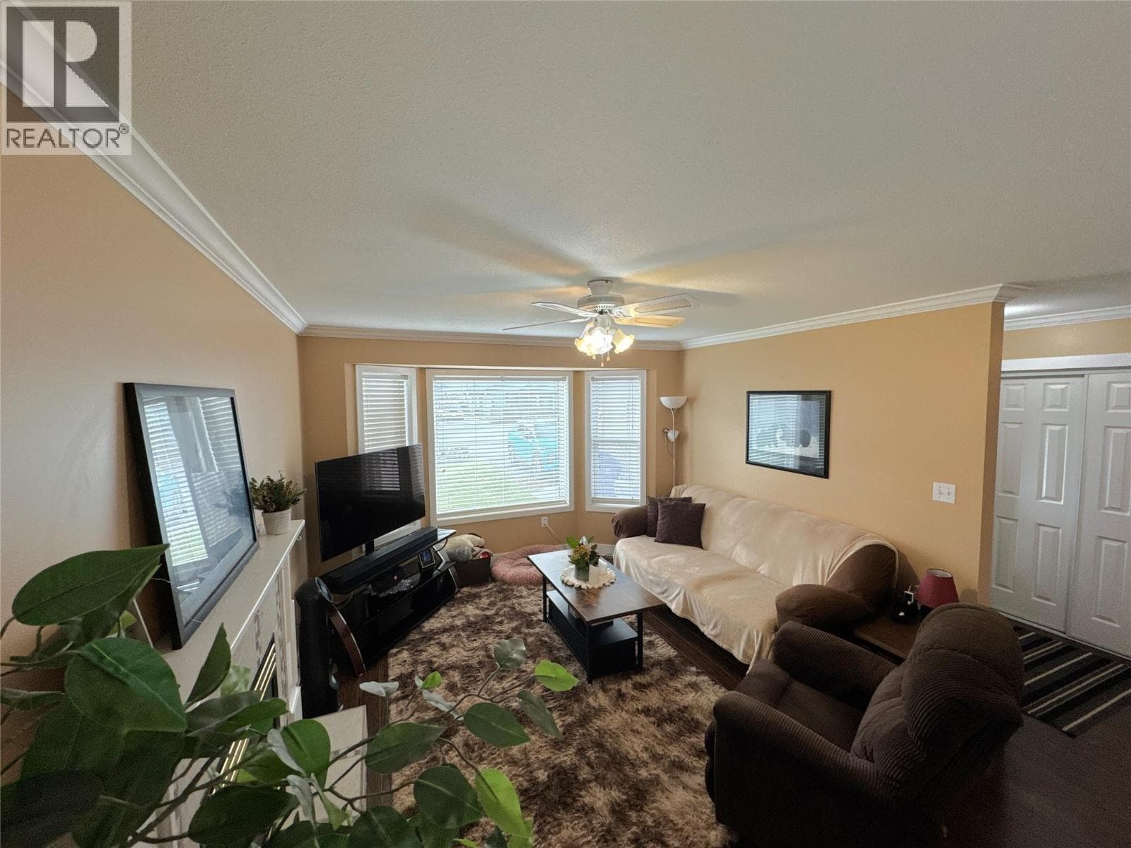 2313 Clapperton Avenue, Interior REALTORS® — photo 4