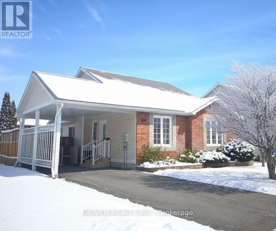 234 HEMLOCK CRESCENT in 