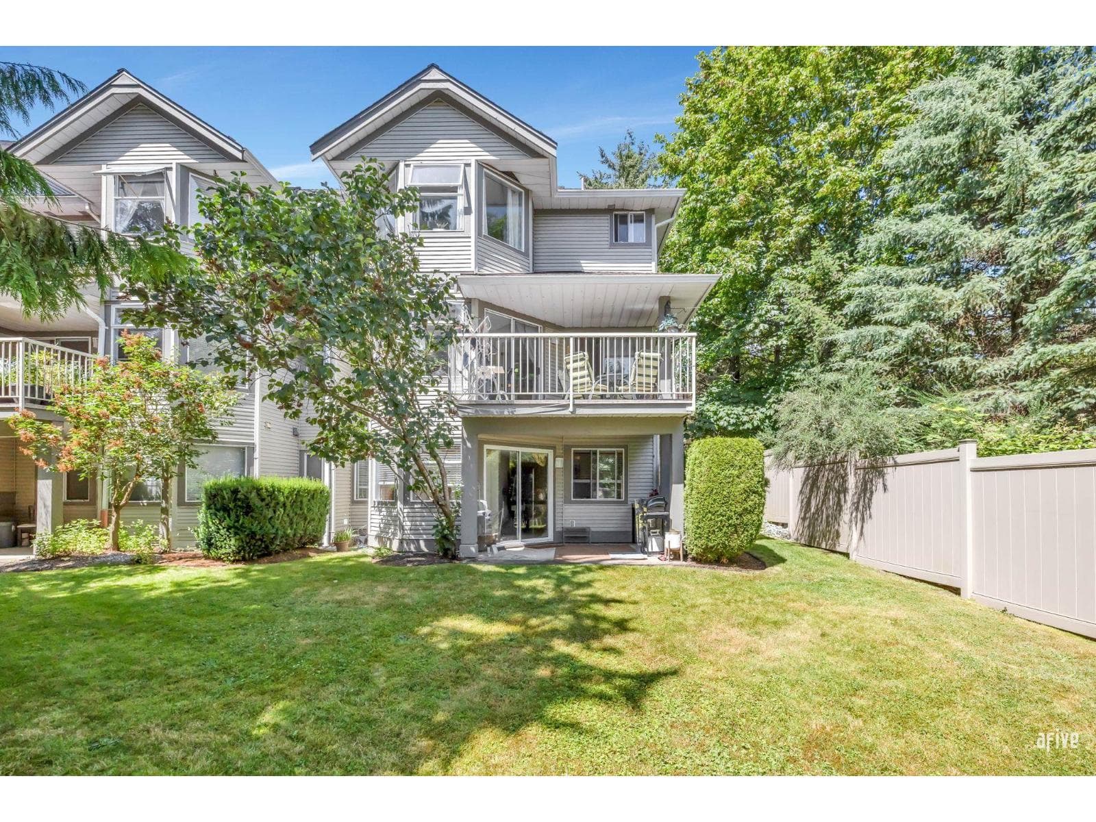 232 13900 HYLAND ROAD in Newton