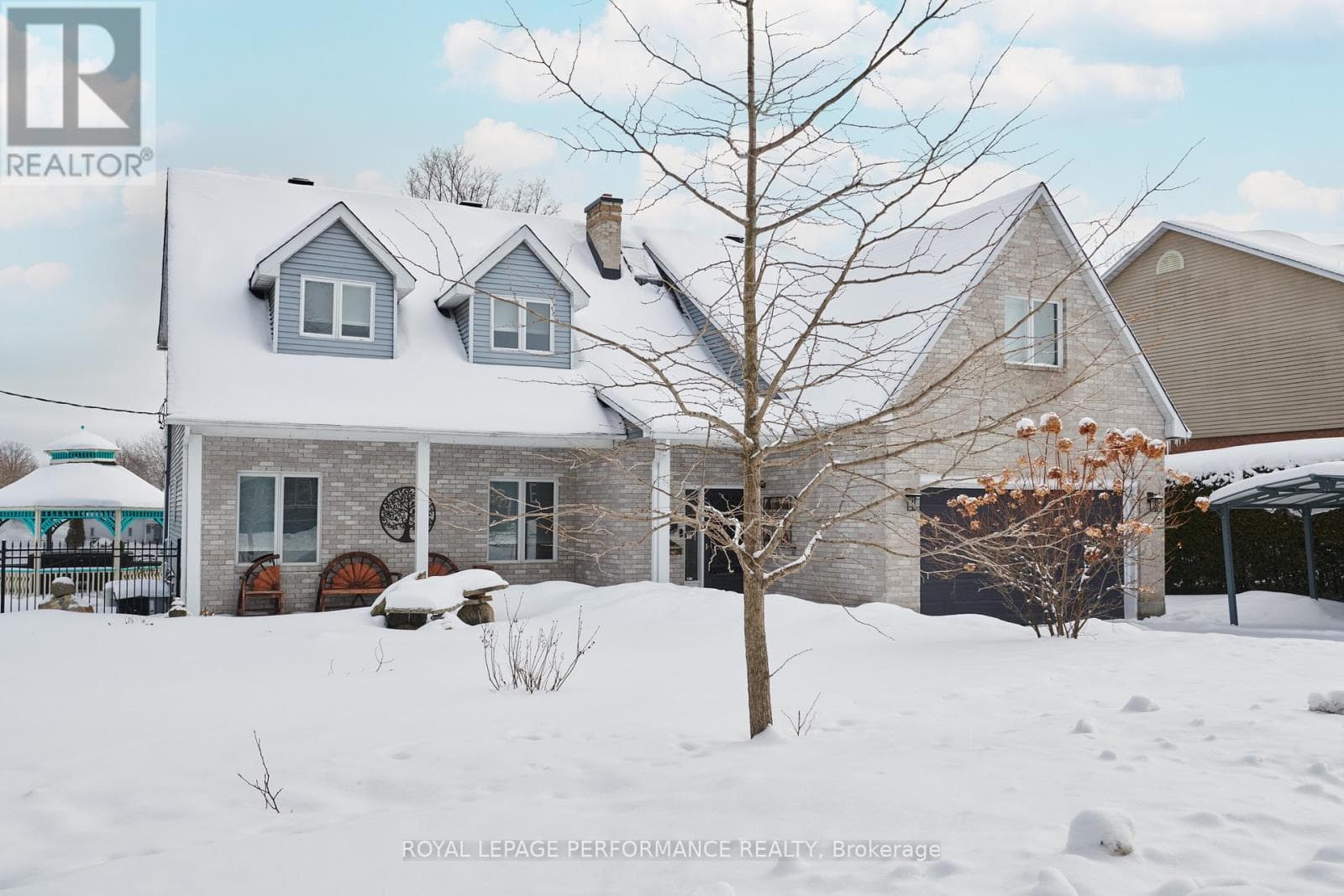 6099 JAMES BELL DRIVE in MANOTICK