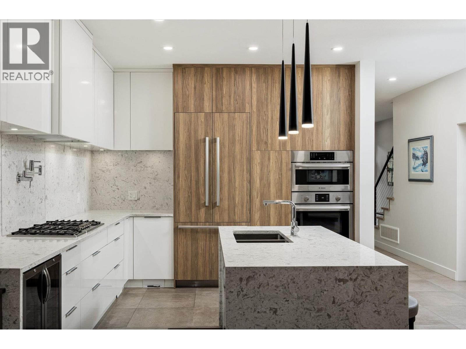 2 525 MCCLURE ROAD, Interior REALTORS® — photo 3