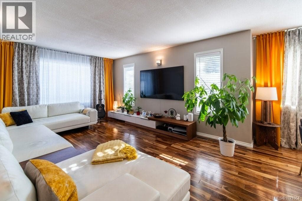 749 MARCHMONT ROAD in 