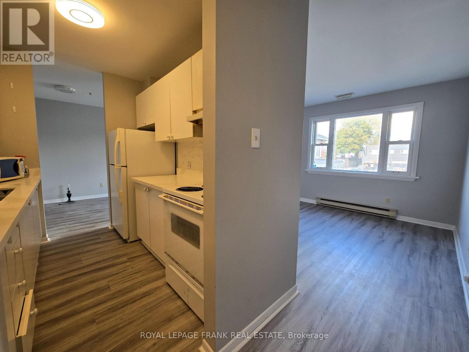 1 - 129 KING STREET E, Central Lakes — photo 2