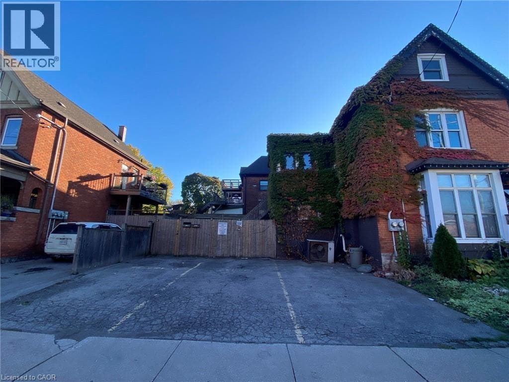 229 LOCKE Street S Unit# Upper — photo 4