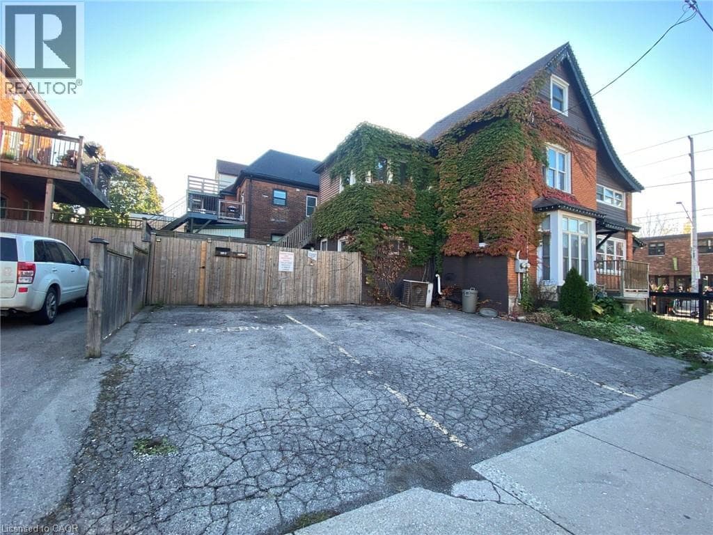 229 LOCKE Street S Unit# Upper — photo 3
