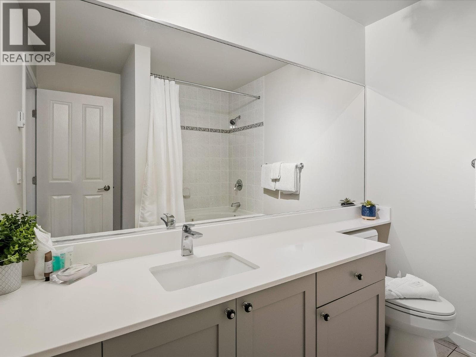 7 4385 NORTHLANDS BOULEVARD in 