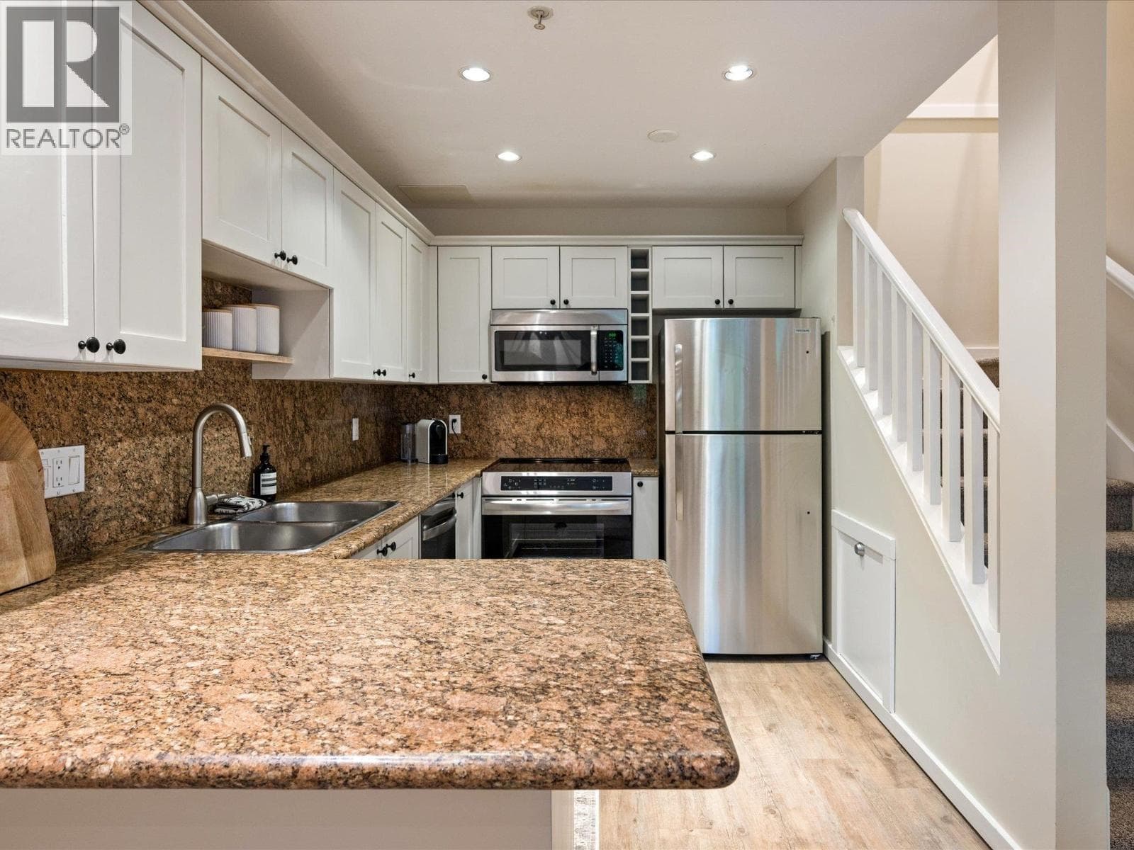 16 4385 NORTHLANDS BOULEVARD, Greater Vancouver — photo 2