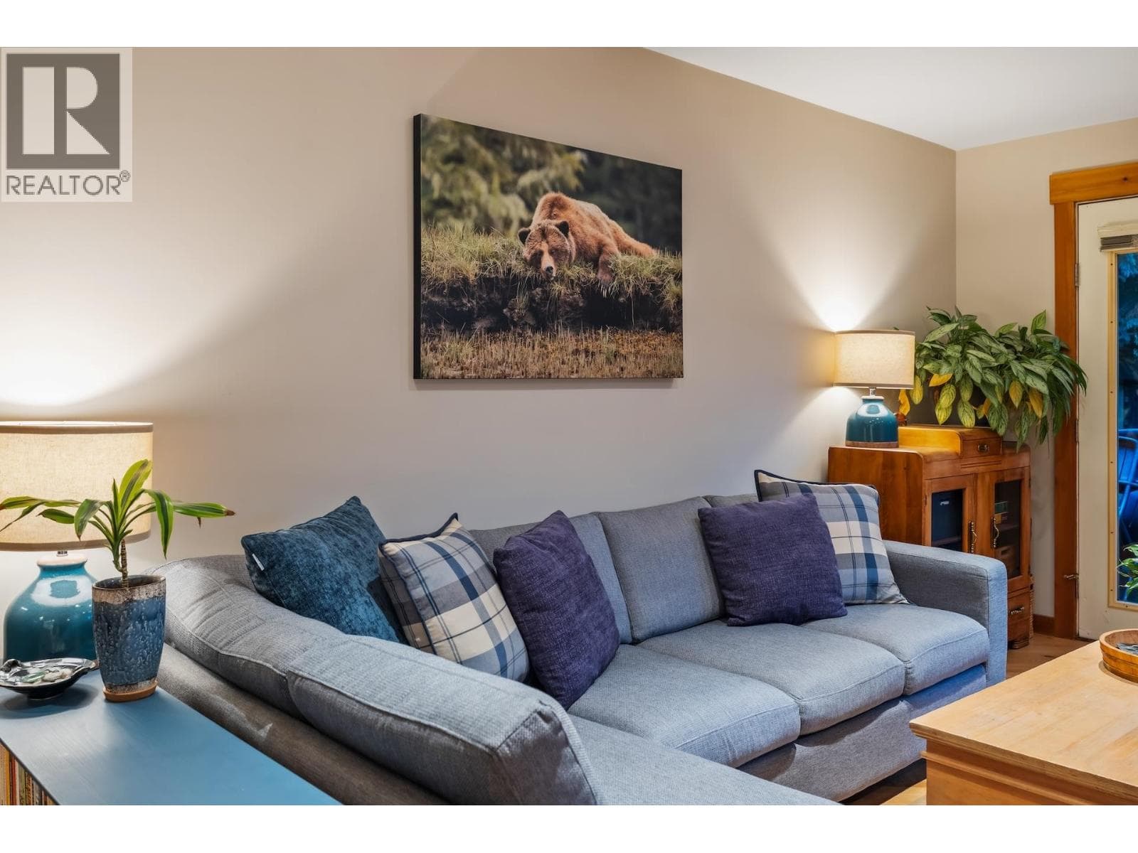 3 4725 SPEARHEAD DRIVE, Greater Vancouver — photo 2