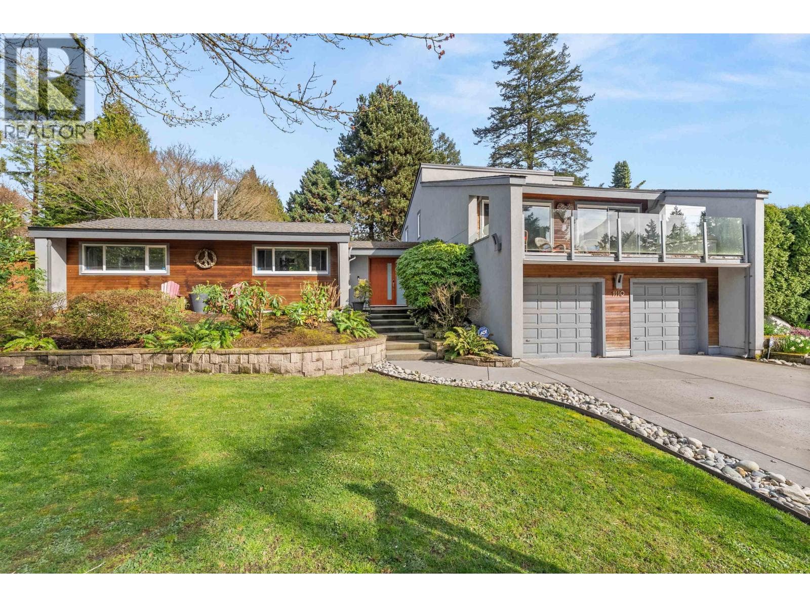 1110 PACIFIC DRIVE — photo 2