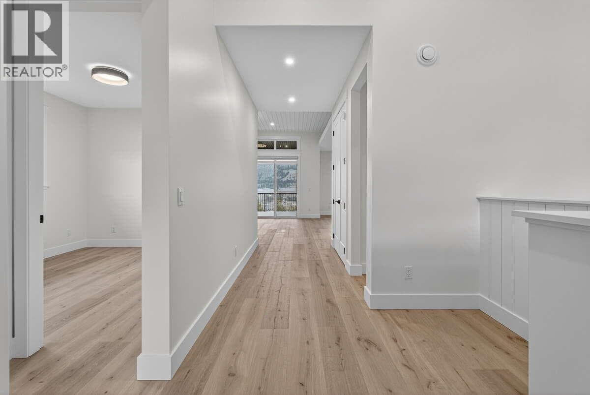 2140 Montenegro Drive, Interior REALTORS® — photo 4